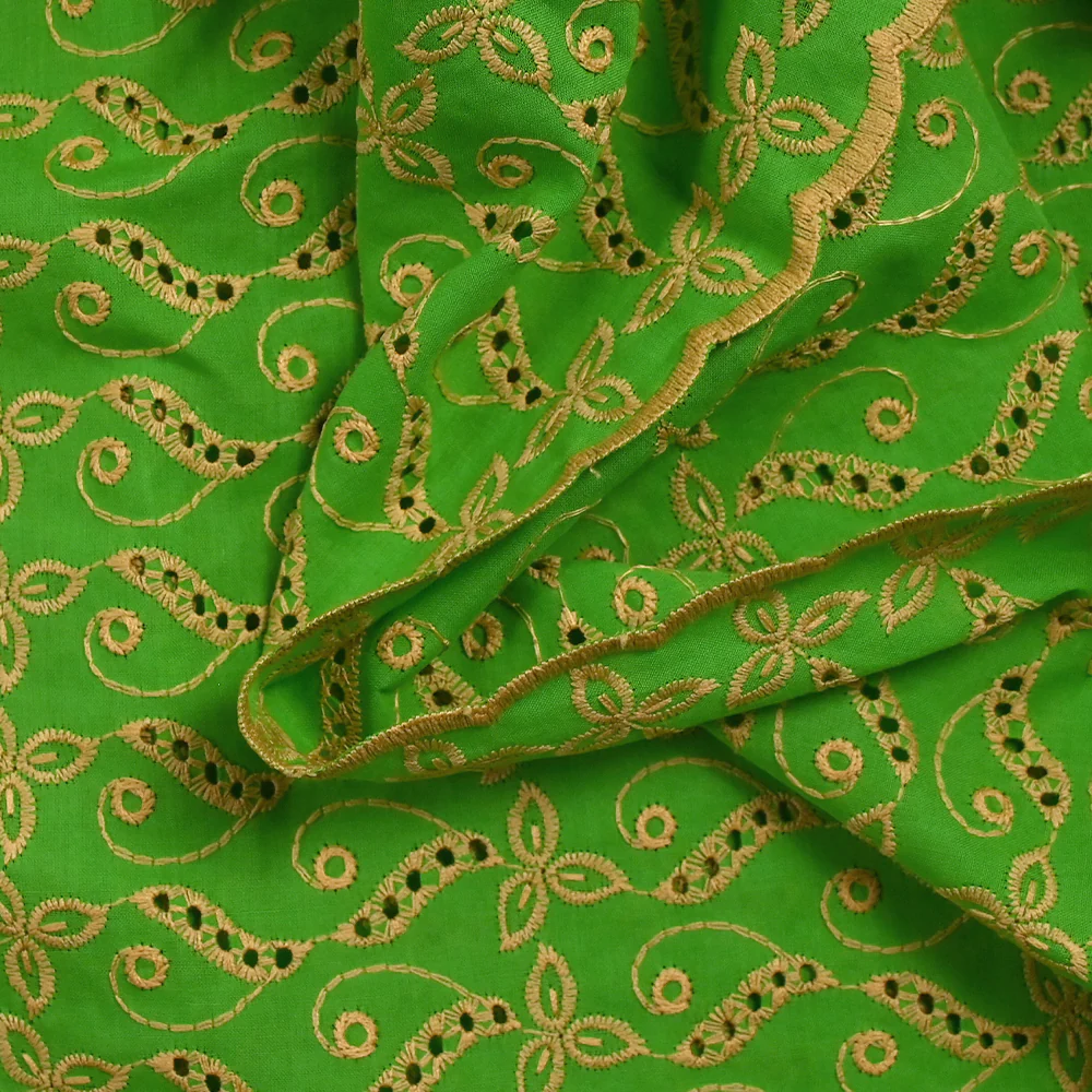 Broderie anglaise festonnée beige Éléonore fond vert pomme - Image 6