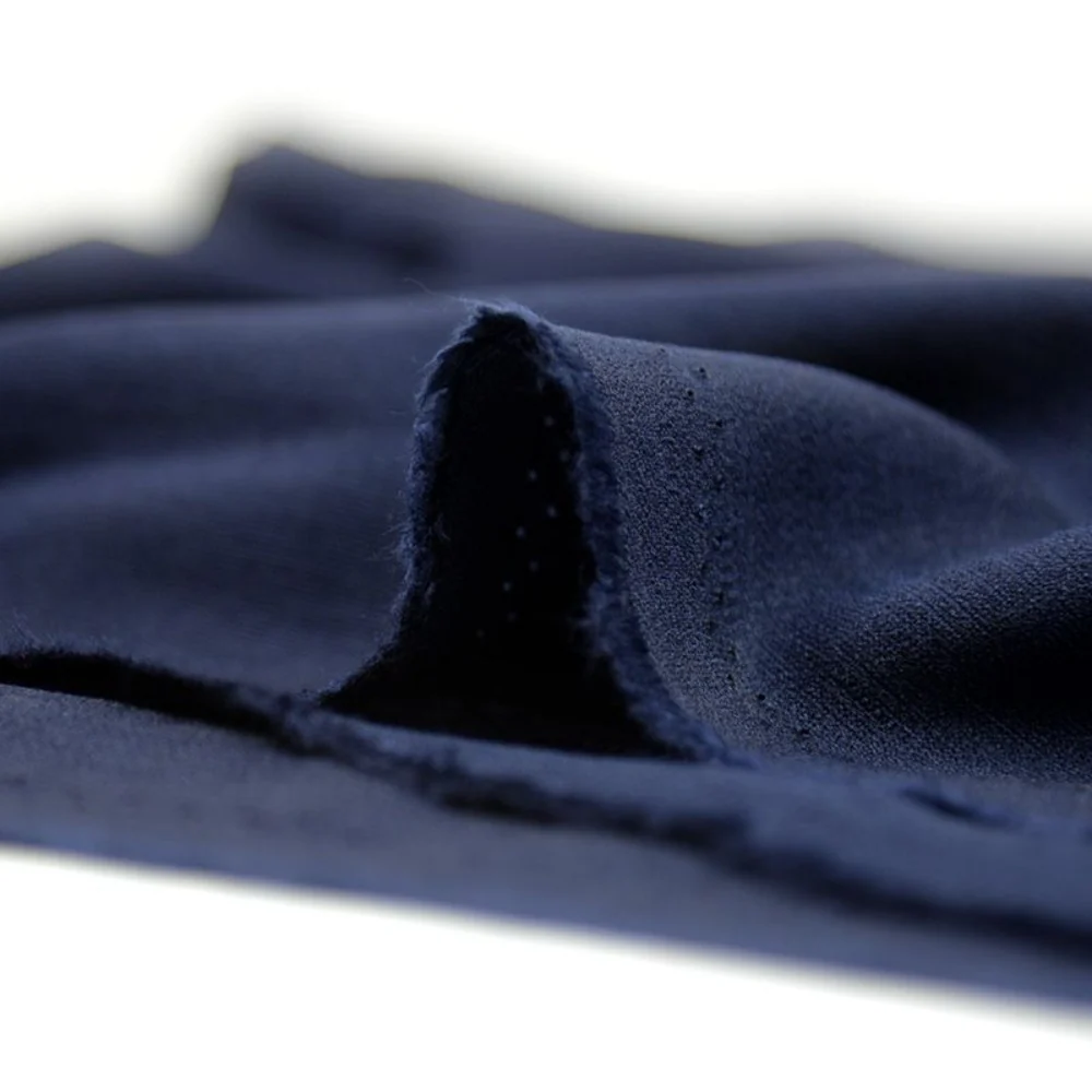 Crêpe viscose Lily marine - Image 4